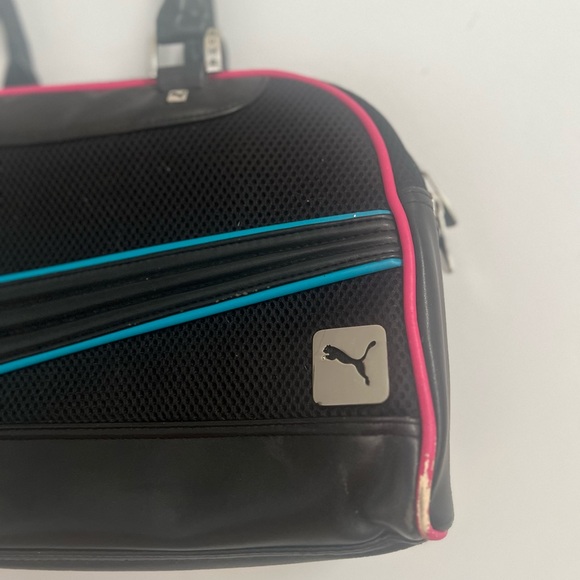PUMA black & multicolor retro grip bowling style bag - Picture 3 of 11